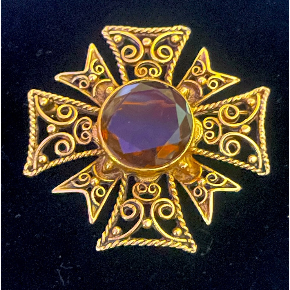 Maltese Cross Topaz Glass Cabochon Antiqued
Gold Tone Filigreed Setting Vintage